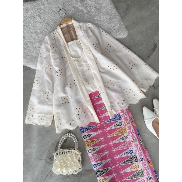 Merdu Kebaya Top